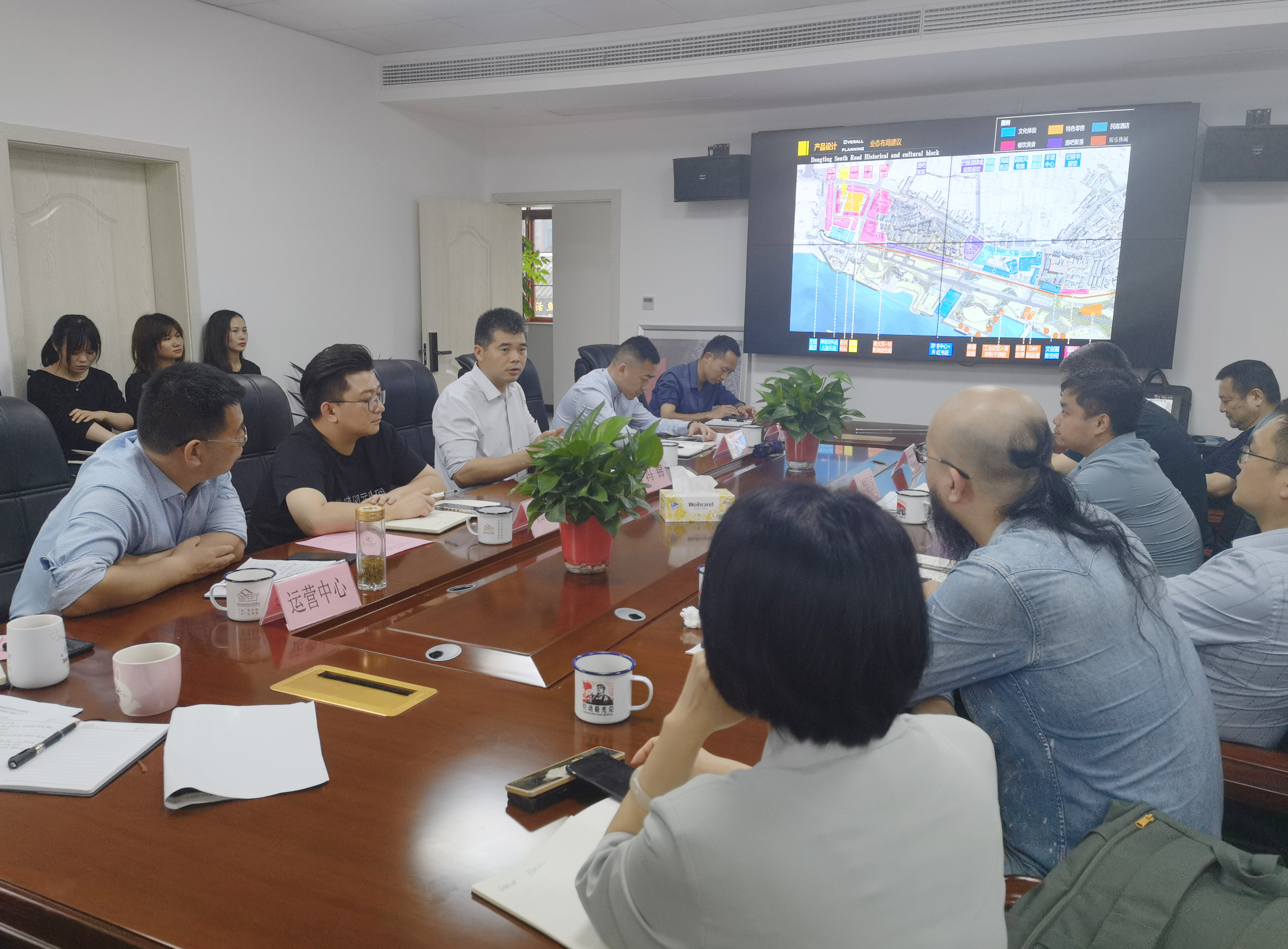 5.14洞庭南路歷史文化街區(qū)“四方會(huì)談”推進(jìn)項(xiàng)目建設(shè).jpg 5.14洞庭南路歷史文化街區(qū)“四方會(huì)談”推進(jìn)項(xiàng)目建設(shè).jpg